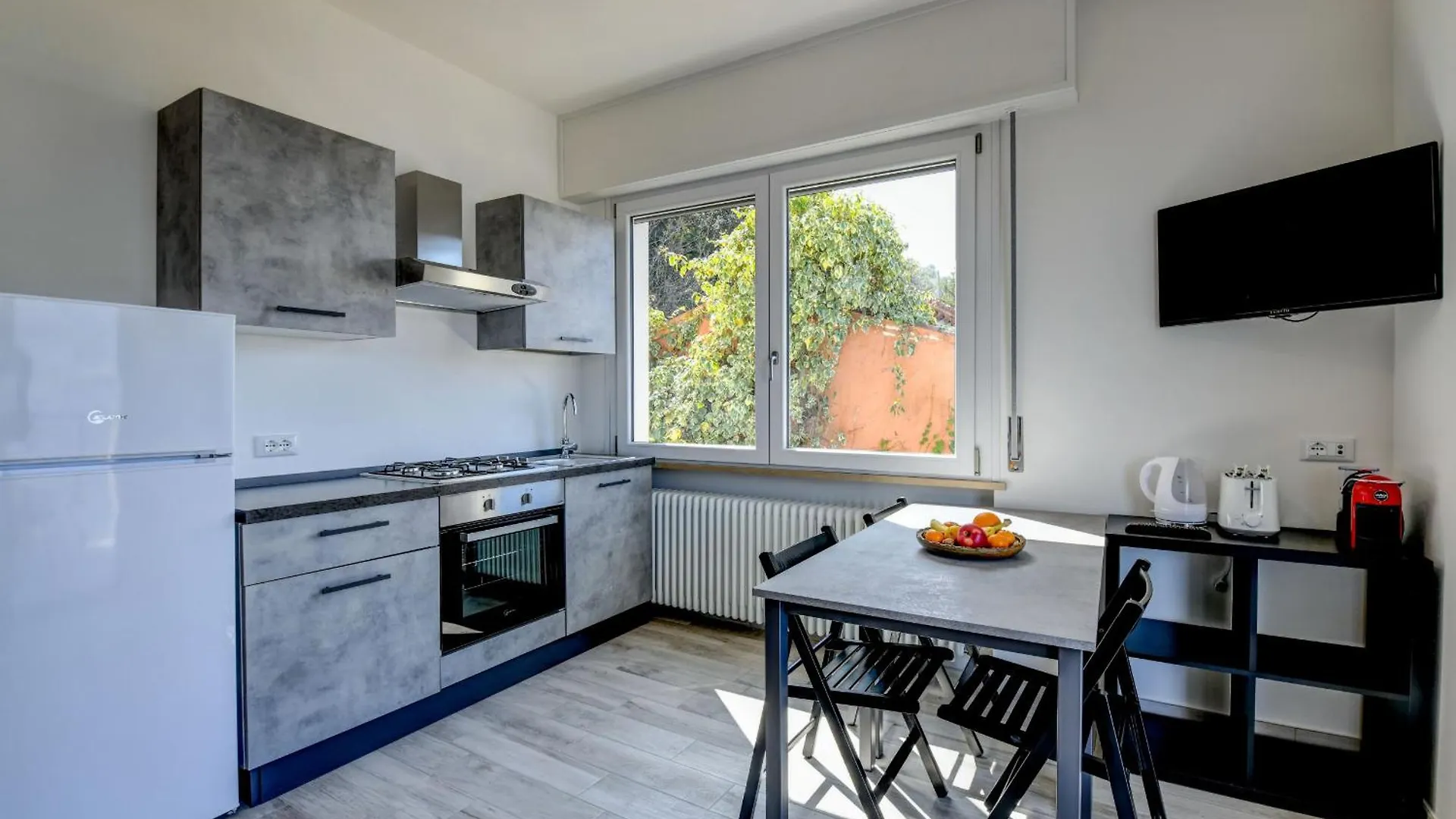 Studio Lago - Holiday Apartments Brenzone 0*, Бренцоне-суль-Гарда